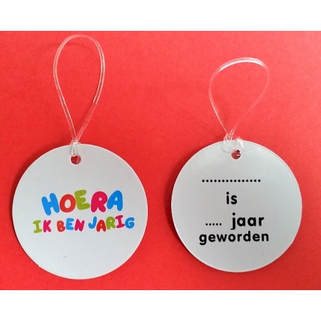 HOERA IK BEN JARIG label  Labels & pers. boodschap