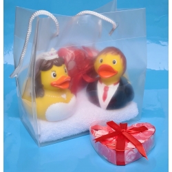 Rubber duck wedding couple D gift with heart confetti  Giftset etc.